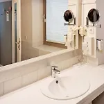 מלון Garner Post By Ihg 4*