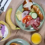 Garner Post By Ihg אסשפנבורג