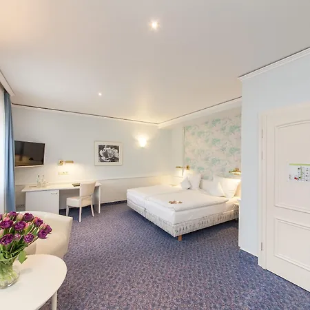 Novum Post 4*