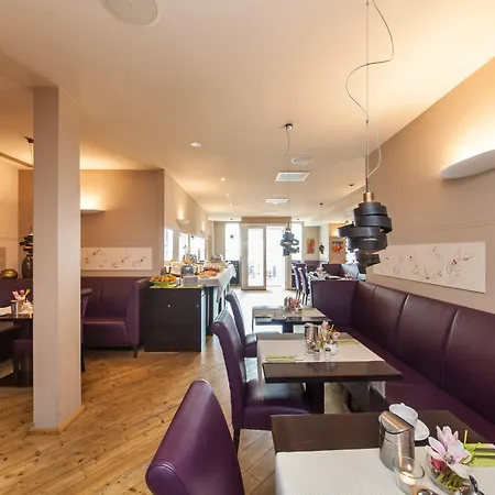 Garner Post By Ihg Hotel 4*