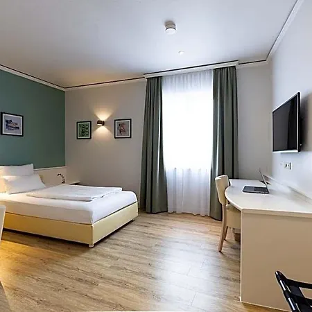 Garner Post By Ihg Hotel 4*