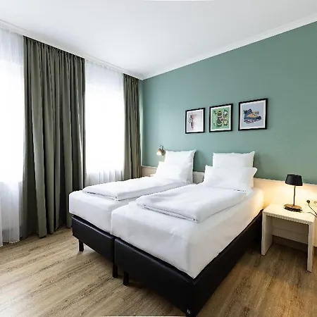 Garner Post By Ihg Hotel 4*
