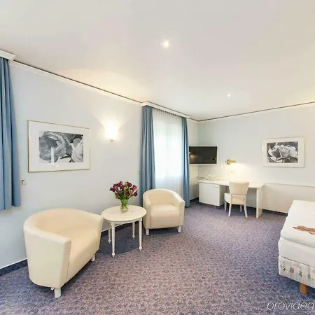 Novum Post 4*