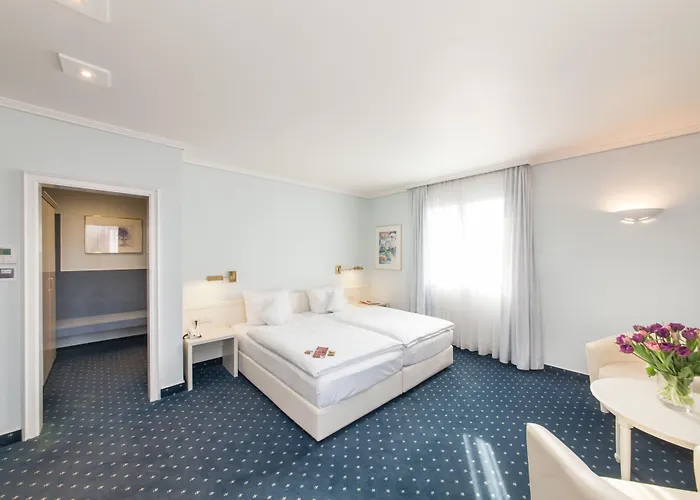 Garner Post By Ihg 4*