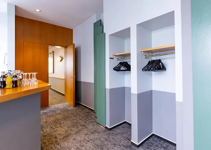 Garner Post By Ihg 4*